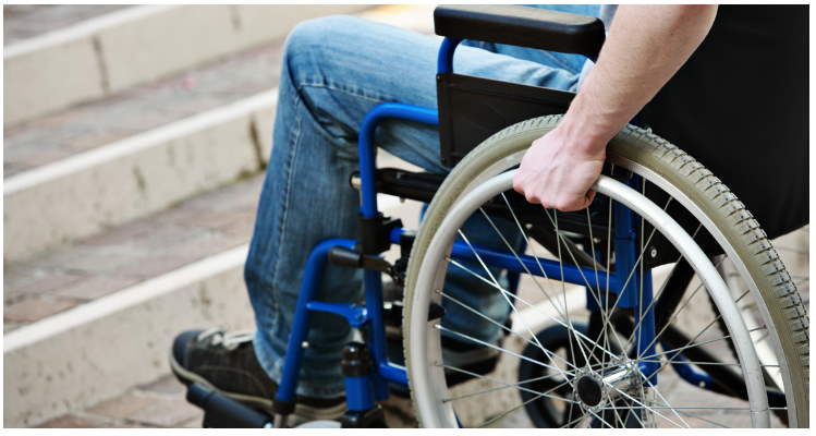 BAGHERIA: Scivoli occupati, impossibile accedere ai disabili