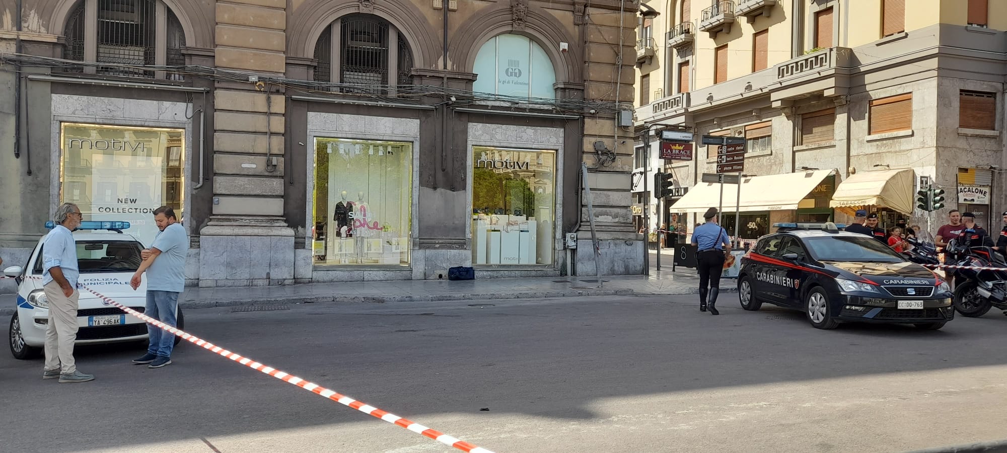 PALERMO: Borsa abbandonata davanti negozio a Palermo, scatta l’allarme anti bomba