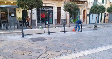 Corso Umberto, commercianti sul piede di guerra. Corso Umberto, commercianti sul piede di guerra.