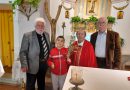 Giovanni Varisco dona alla cappella di villa Cattolica un suo Crocifisso scolpito nel legno