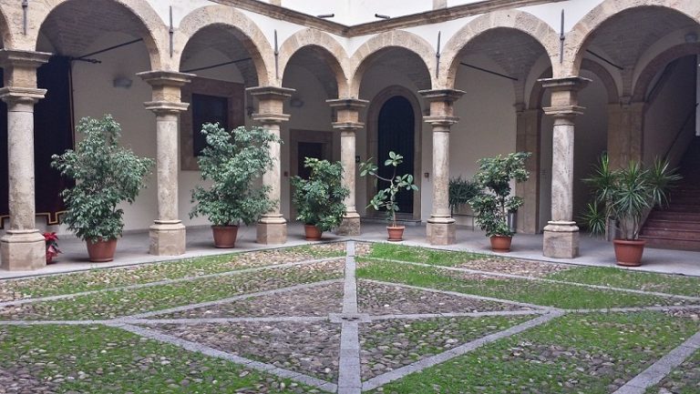 Palermo, visita guidata alla Biblioteca della Pontificia Facoltà Teologica di Sicilia alle “Notti di BCsicilia”