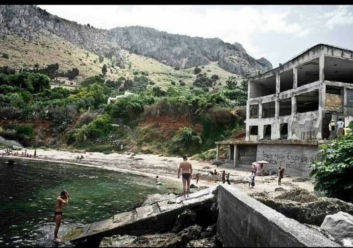 Dovranno essere demolite le parti abusive dell’ex New Orleans di Aspra