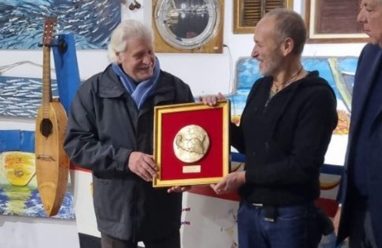 Lo scrittore e fotografo Luca Rubbis ad Altavilla Milicia per scrivere un libro su Bagheria e dintorni