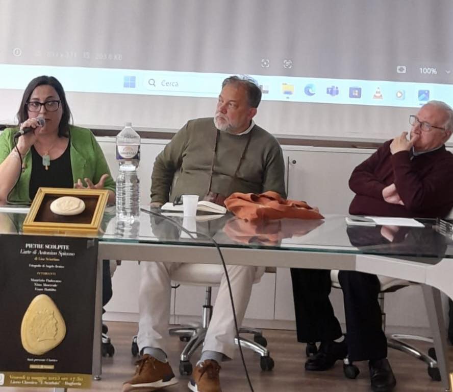 Cultura: Lisa Sciortino racconta le pietre scolpite da Spinoso.