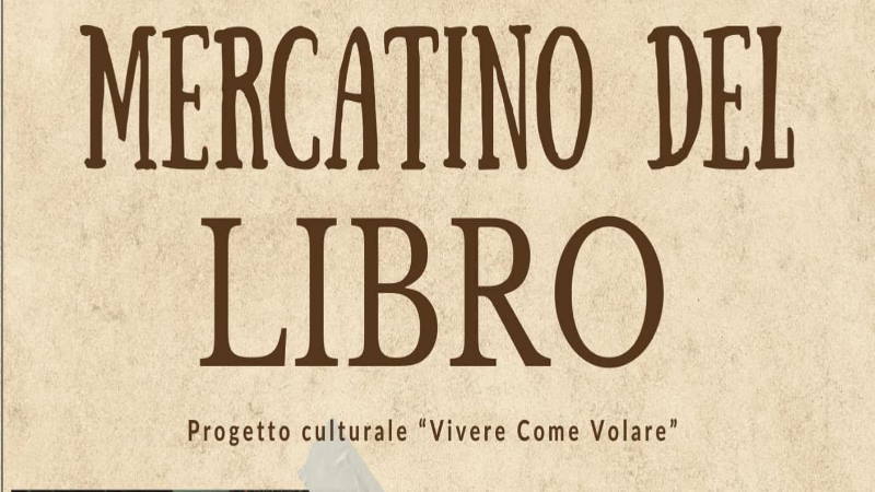 Il mercatino libero del libro tra scambi, letture e parole
