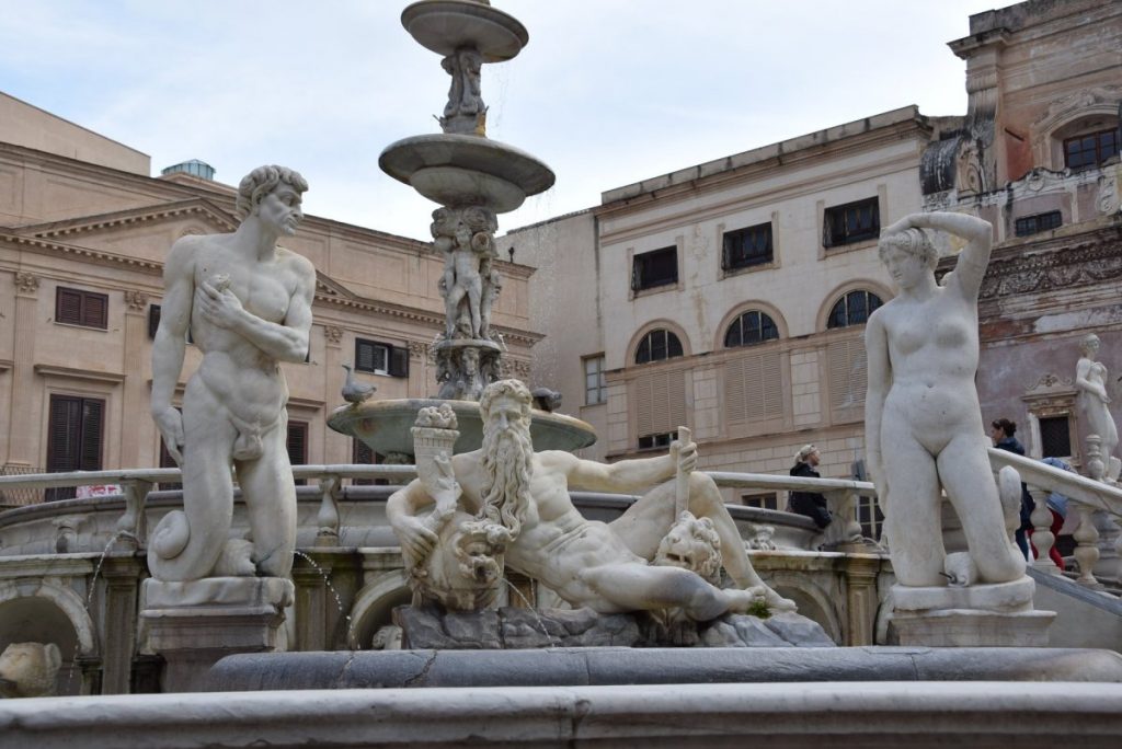 “Tutto il rosa di Palermo”, walking tour per la festa delle donne
