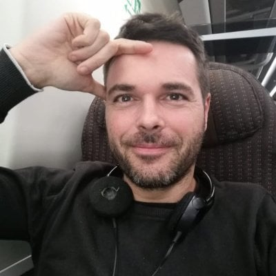 AL GIORNALISTA SAVERIO TOMMASI IL PREMIO SULLA COMUNICAZIONE DIGITALE COMBAG 2021.