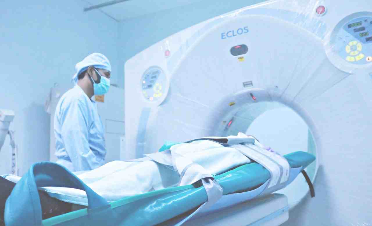 Ospedali aperti anche di notte per fare gli esami | La rivoluzione per tagliare le liste parte dalla Sicilia: ecco da dove si inizia